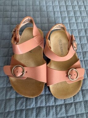 Old Navy Peachy Pink Toddler Buckle Sandals 6-12m